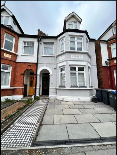 Room available in Norbury 🏡✨ Main Photo