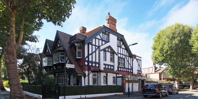 Single room amazing location near Ealing common st Main Photo