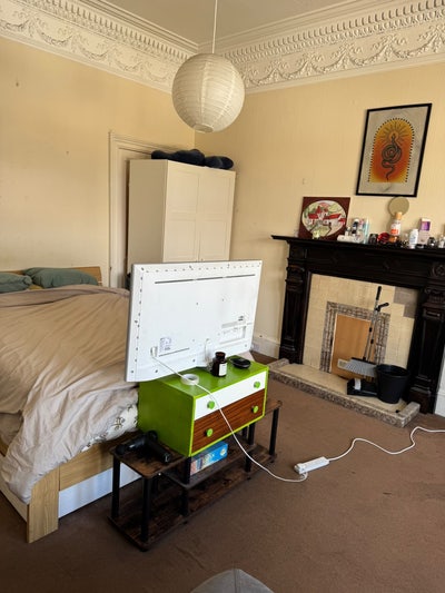 Large bedroom for rent  Main Photo