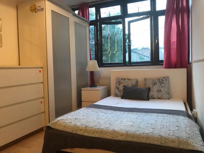 Very Large Double Bedroom  Main Photo