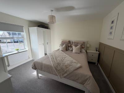 🏡 Beautiful Furnished Double Room  Main Photo