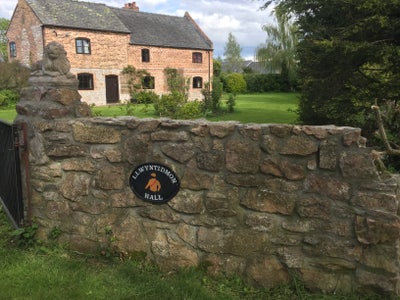 Double on suit in rural setting available  Main Photo