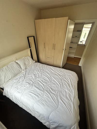 Double Room in 2-Bed Bungalow – Teddington Main Photo