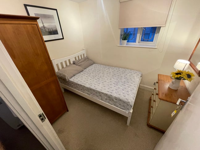 Two Rooms, Bicycle Storage and Clean! Main Photo