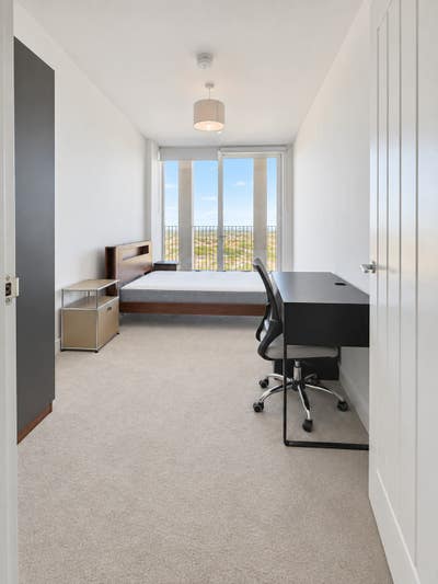 Furnished Double Room in Modern 2-Bed 2-Bath Flat  Main Photo