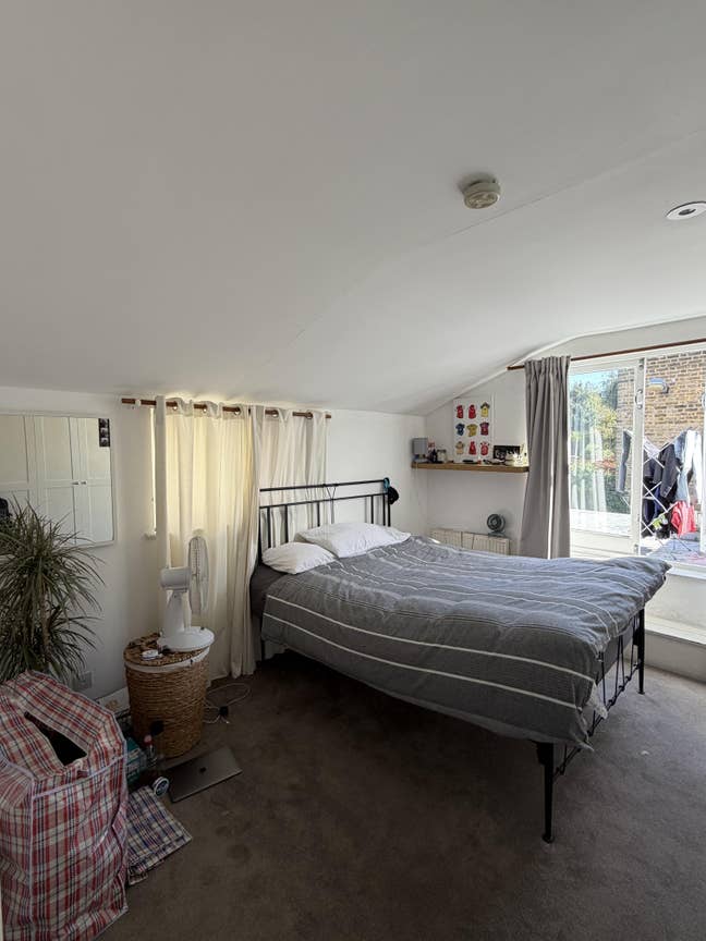 Double Room in Wandsworth Town Main Photo