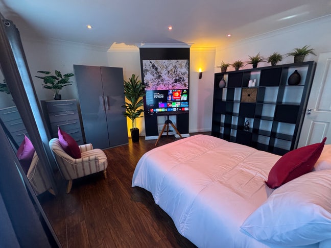 1 room available - close to BR station / shops  Main Photo