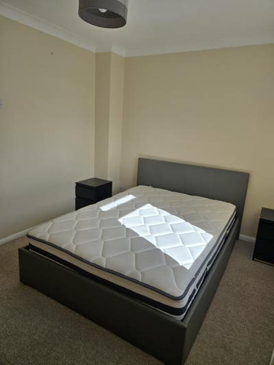 Furnished Double Room Available  Main Photo