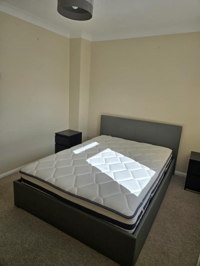 Furnished Double Room Available  Main Photo