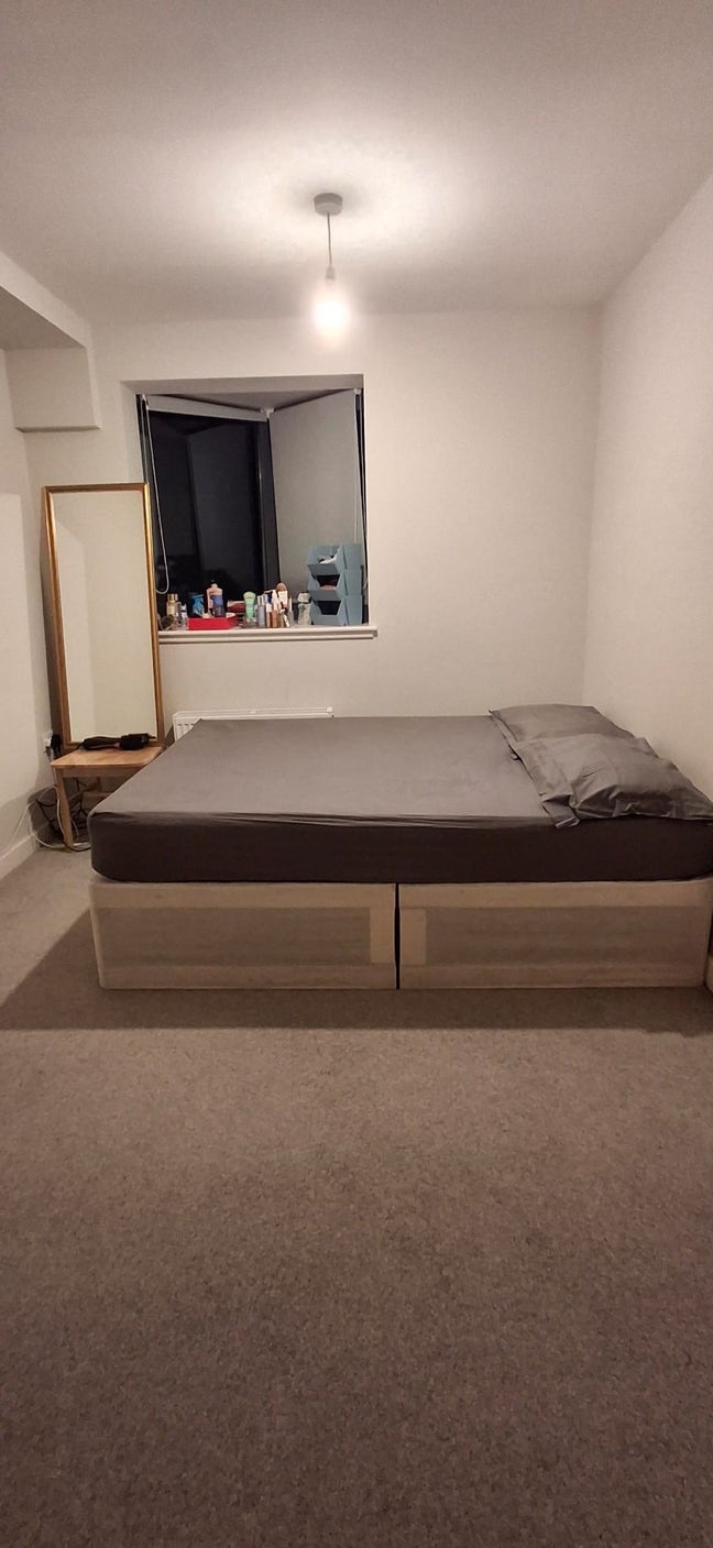An En Suite Room Cvlose to Victoria & High Street Main Photo