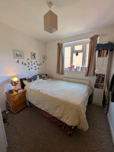 Quiet double room and private bathroom  Main Photo