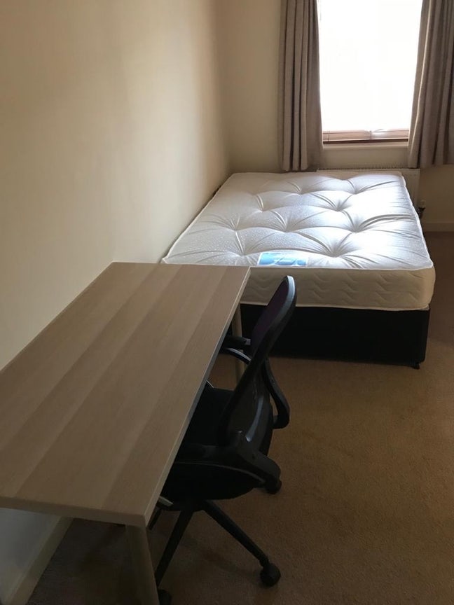 2 bedroom house - Bills included  Main Photo