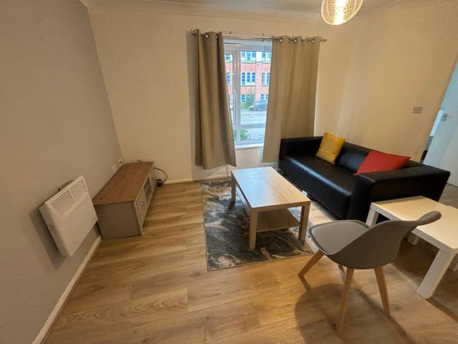 Cosy 2 bed flat NG7 close to City Center  Main Photo