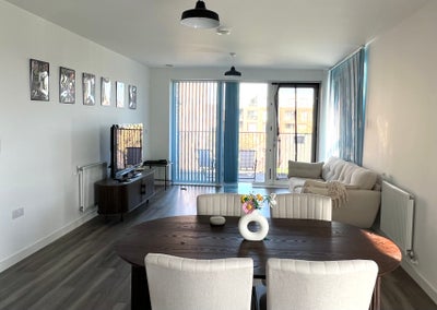 Room in East London to Rent for 6-12 Months Main Photo