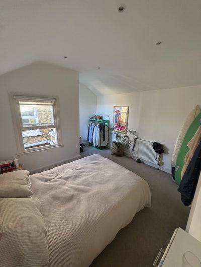 Large Top Floor Room in Tooting Bec Main Photo