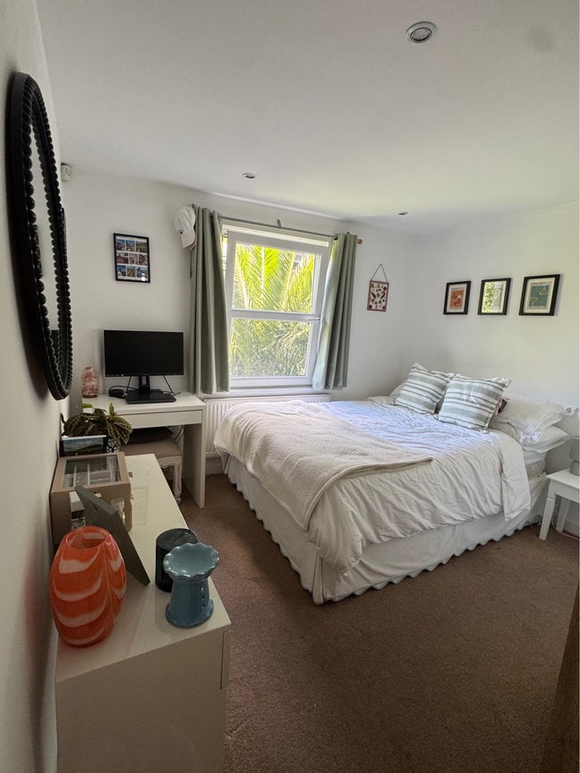 Double room to rent in Clapham Main Photo
