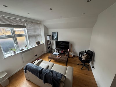 Room to let walking distance from the Thames Main Photo