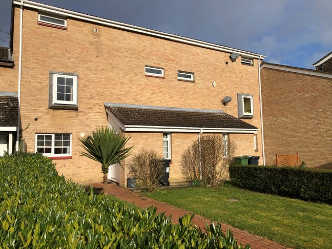 House share walking distance to the City Hospital Main Photo