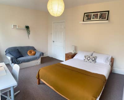 Beautiful Spacious Double Bedroom  Main Photo