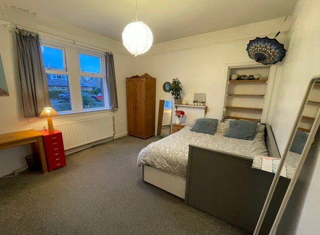 Double room in family home Main Photo