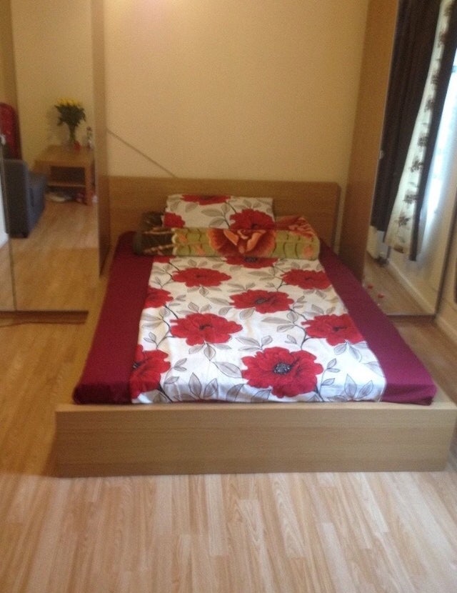 Double room in professional household Main Photo