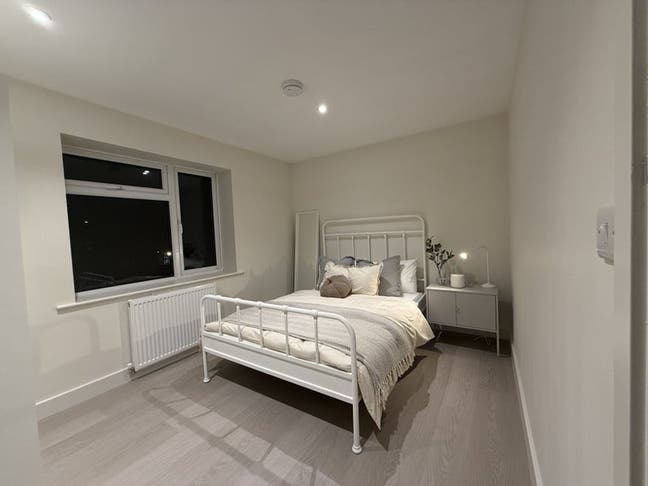 Large Double Bedroom. Bills included, Shrewsbury  Main Photo