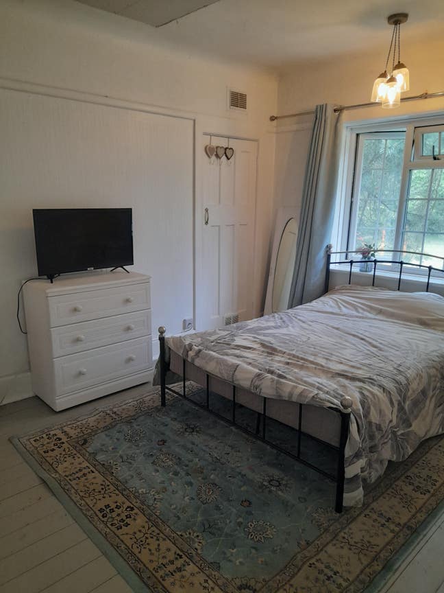 Two females required to rent house in Ipswich.  Main Photo