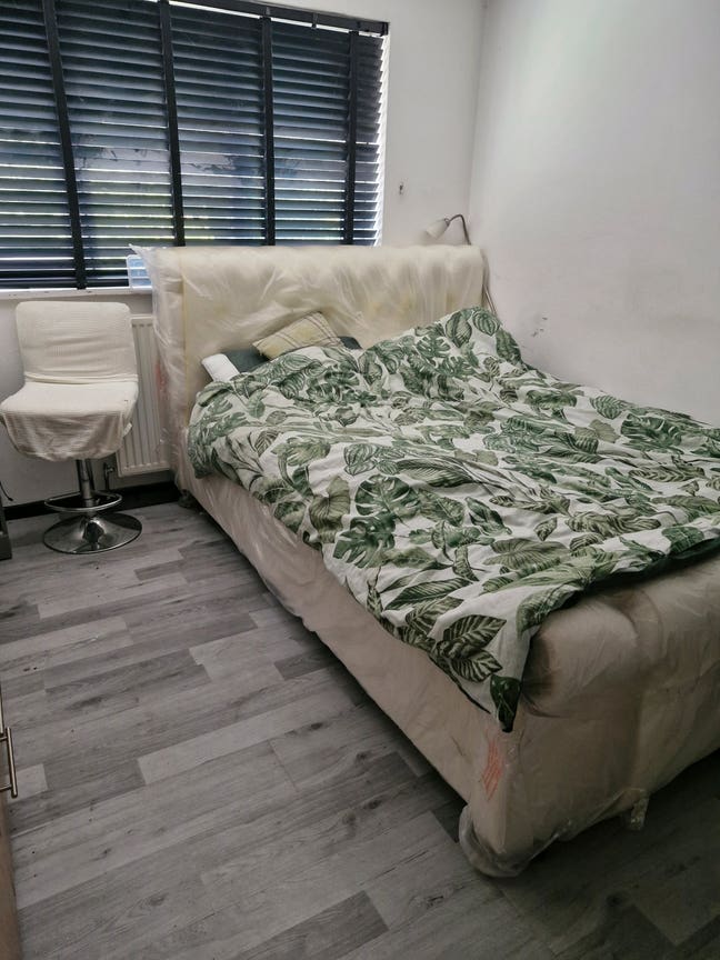 Room is in Leagrave area  Main Photo