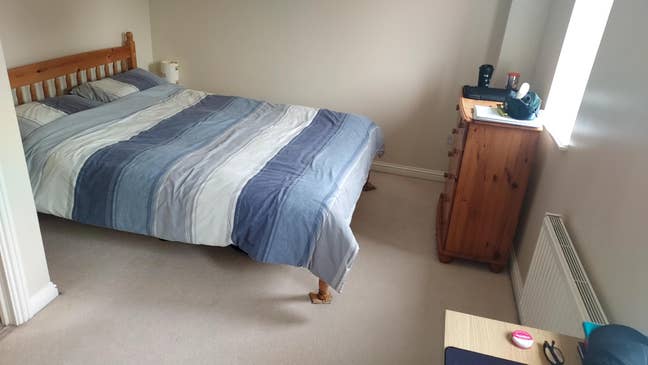 Large Double with Private Bathroom/Off St Parking Main Photo