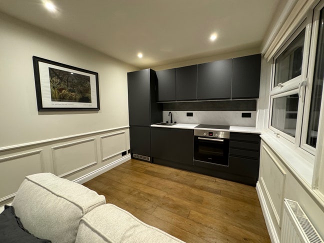 STUNNING 2 bed property minutes from Balham tube  Main Photo
