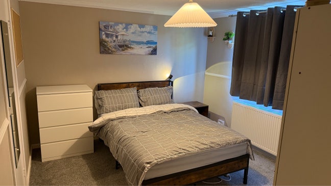 Spacious Furnished Double Room -Professional Home  Main Photo