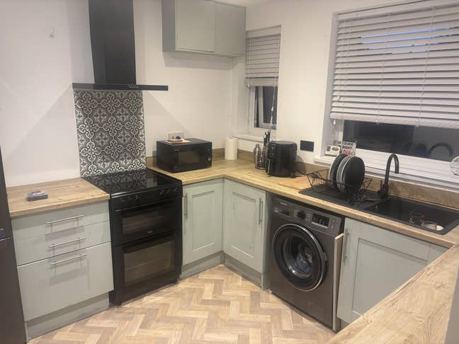 1 double bedroom in shared flat Main Photo