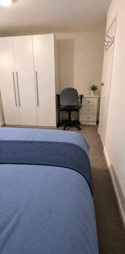 Bright & Spacious Double Bedroom - Fully Furnished Main Photo