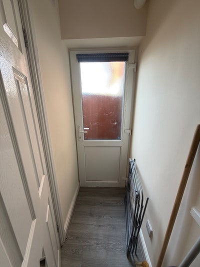 Flatmate required Main Photo