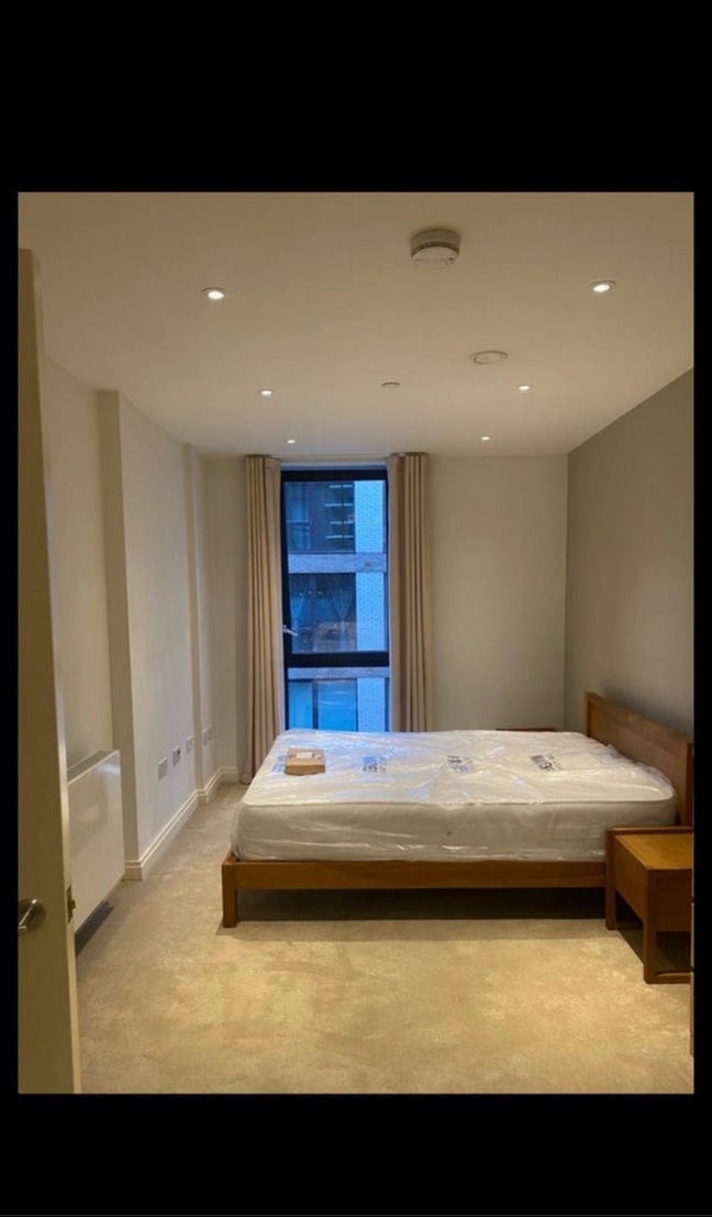 Large En-suite for sublet near Canning Town Main Photo