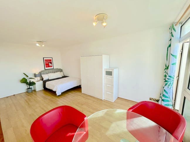 3 Panoramic rooms near Paddington Main Photo