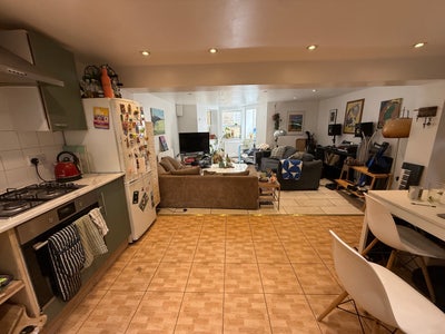 3  bedroom maisonette to rent in Londons field  Main Photo