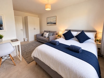 Double Room with own Private Lounge and Bathroom Main Photo