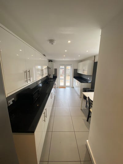 Spacious and Modern 4 Bedroom House Leyton   Main Photo