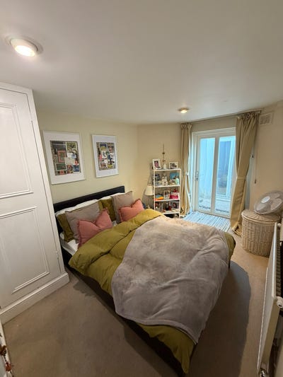 Light, loved home near Fulham Bway & Parsons Green Main Photo