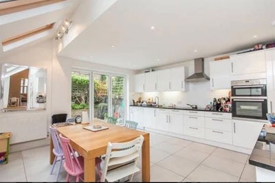 Looking for flatmates for a house in Fulham! Main Photo