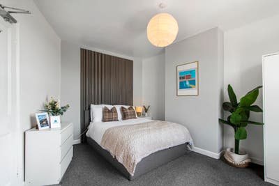 Modern & Friendly 6-Bed Professional House Share Main Photo