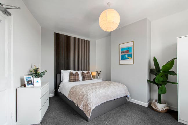 Modern & Friendly 6-Bed Professional House Share Main Photo