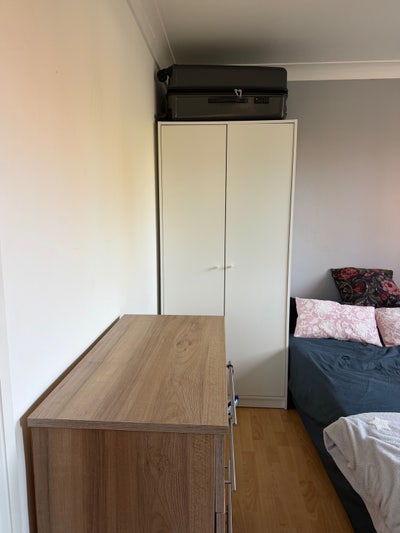 Short term room available  Main Photo