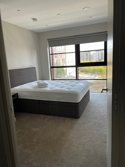 Double Bedroom with Private Bathroom in Stratford Main Photo