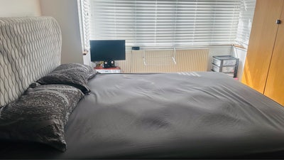 Double room in Morden - Fantastic Transport Links  Main Photo