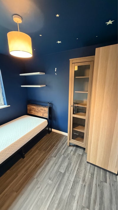 Lovely Single Room  Main Photo