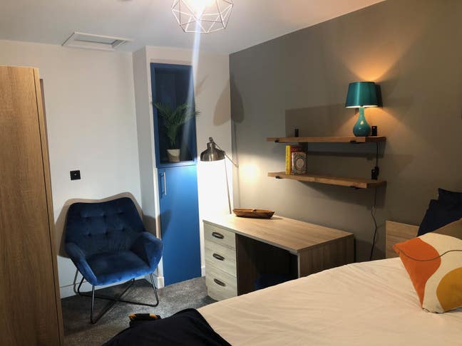 Smart New Rooms on Christ Church Road DN1  Main Photo