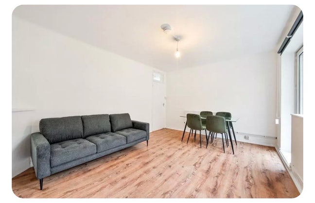 Room Available Now For Rent in Waterloo  Main Photo