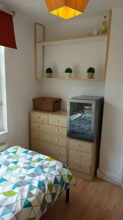 Sunny room near Vauxhall station for short-term  Main Photo